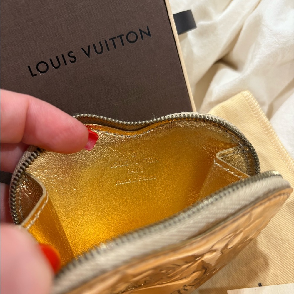 Vintage Louis Vuitton Monogram Miroir Heart Coin Purse (Porte Monnaie Coeur) - Picture 4 of 10